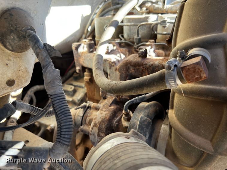 image for item DQ1951 1997 Ford F800  flatbed truck