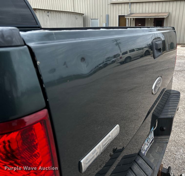 image for item DQ1966 2005 Ford F150  SuperCrew pickup truck