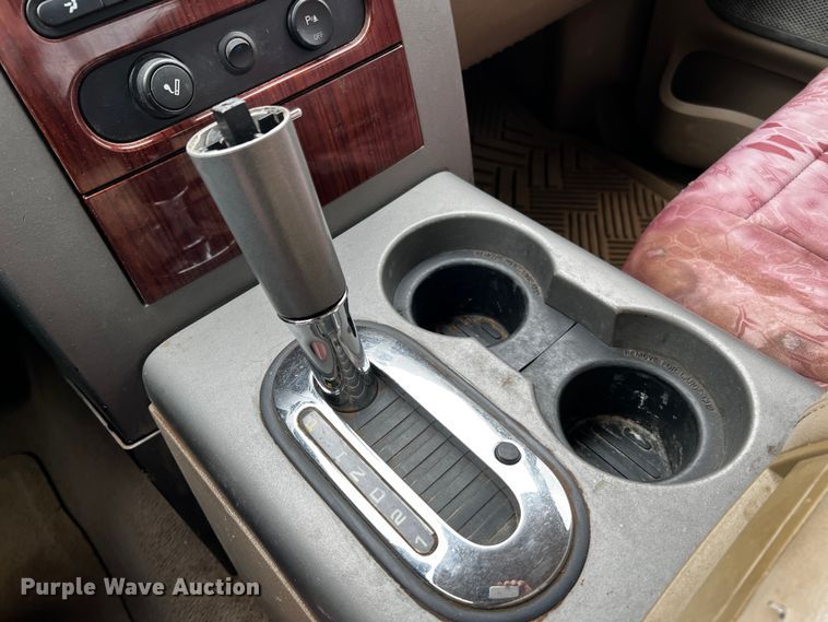 image for item DQ1966 2005 Ford F150  SuperCrew pickup truck