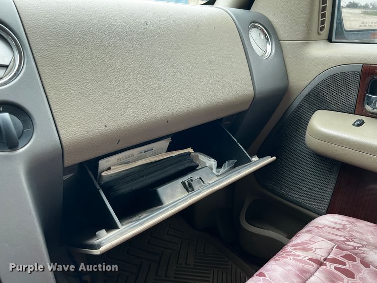 image for item DQ1966 2005 Ford F150  SuperCrew pickup truck