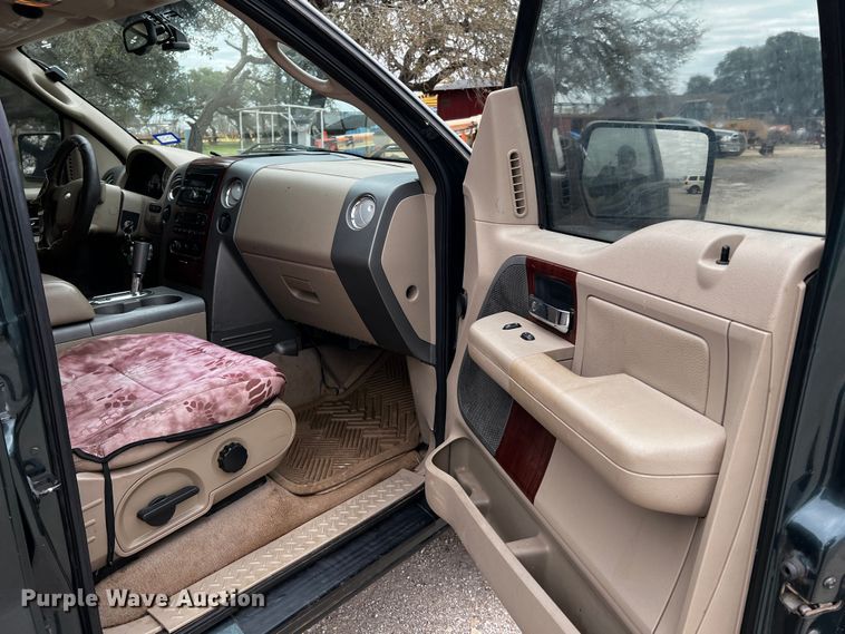 image for item DQ1966 2005 Ford F150  SuperCrew pickup truck