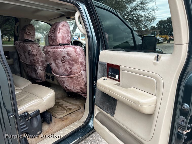 image for item DQ1966 2005 Ford F150  SuperCrew pickup truck