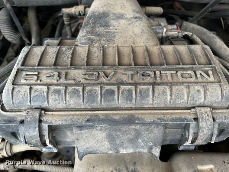 image for item DQ1966 2005 Ford F150  SuperCrew pickup truck