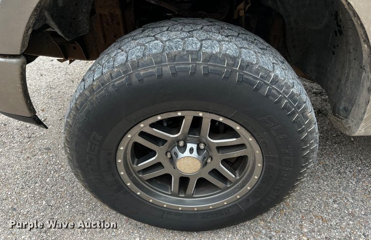 image for item DQ1966 2005 Ford F150  SuperCrew pickup truck