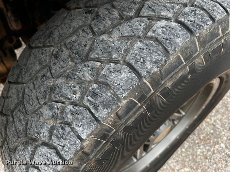 image for item DQ1966 2005 Ford F150  SuperCrew pickup truck