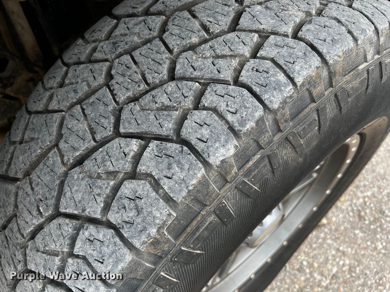 image for item DQ1966 2005 Ford F150  SuperCrew pickup truck