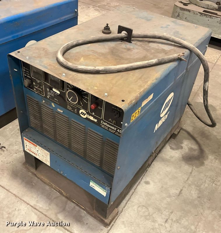 image for item DQ3954 (2) welder/generators