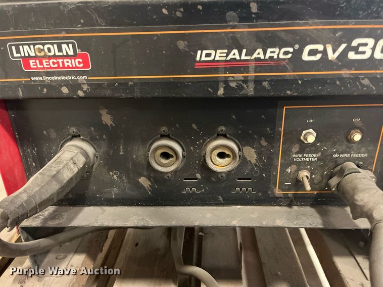 image for item DQ3964 Lincoln Idealarc CV-305  welder