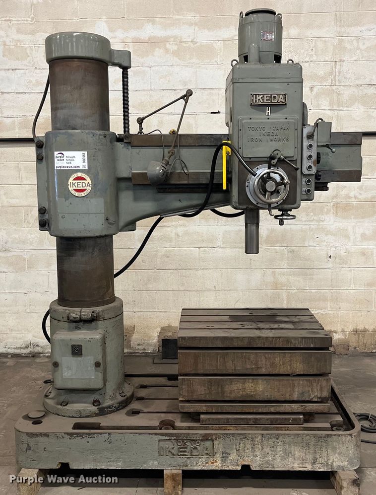 image for item DQ3965 1966 Ikeda 1300  radial drilling machine