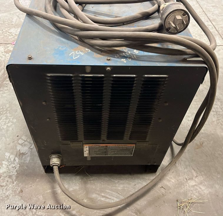 image for item DQ3967 Miller Dimension NT 450  welder