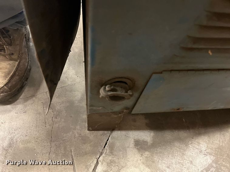 image for item DQ3968 Miller Deltaweld 451  welder/generator
