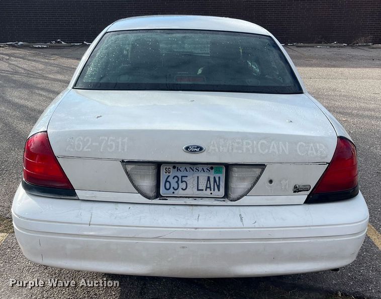 image for item DQ3988 2011 Ford Crown Victoria Police Interceptor