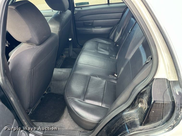 image for item DQ3988 2011 Ford Crown Victoria Police Interceptor