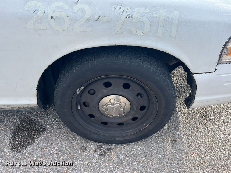 image for item DQ3988 2011 Ford Crown Victoria Police Interceptor