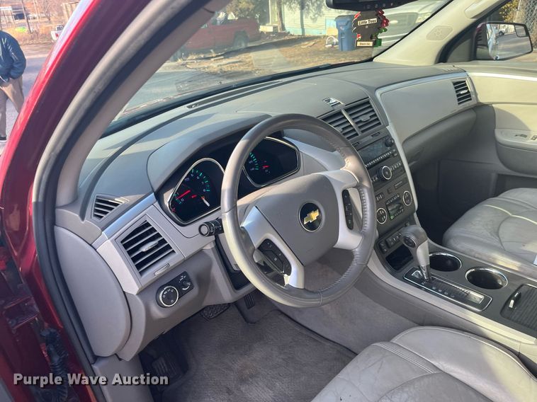 image for item DQ4067 2011 Chevrolet Traverse  SUV