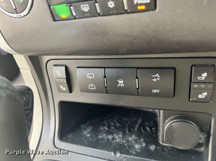 image for item DQ4067 2011 Chevrolet Traverse  SUV