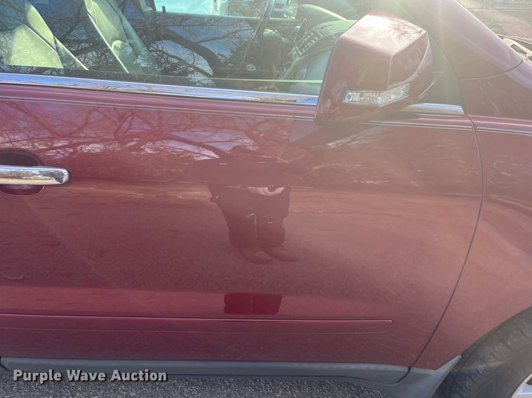 image for item DQ4067 2011 Chevrolet Traverse  SUV