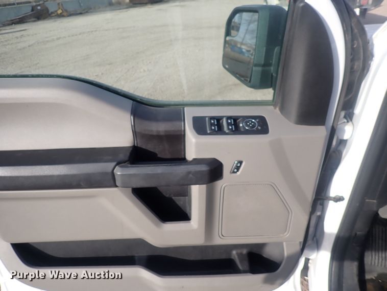 image for item DQ5080 2019 Ford F150 XL  SuperCrew pickup truck