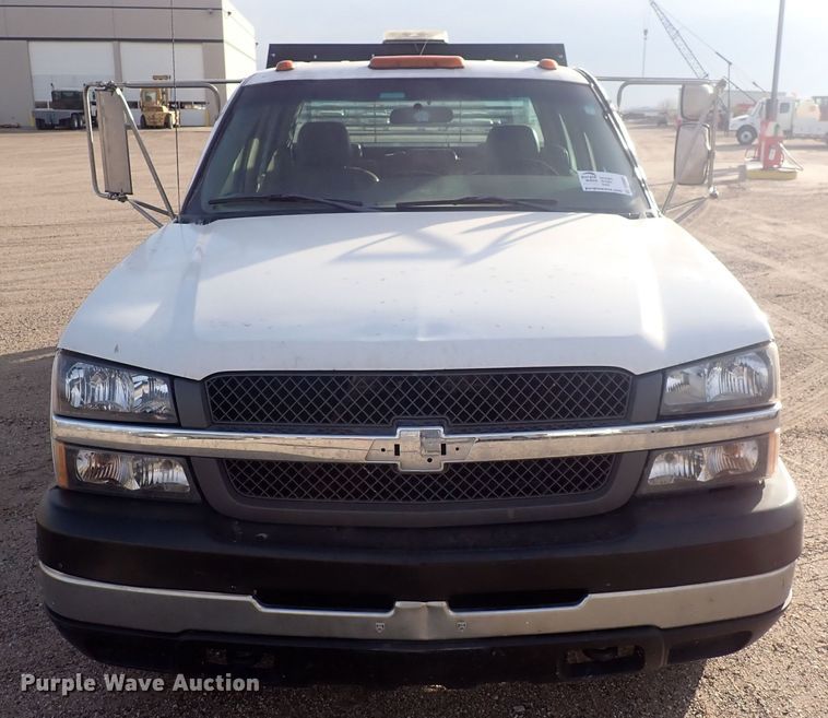 image for item DQ5081 2003 Chevrolet Silverado 3500  Crew Cab flatbed pickup truck