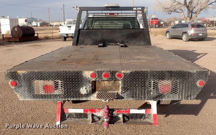 image for item DQ5081 2003 Chevrolet Silverado 3500  Crew Cab flatbed pickup truck