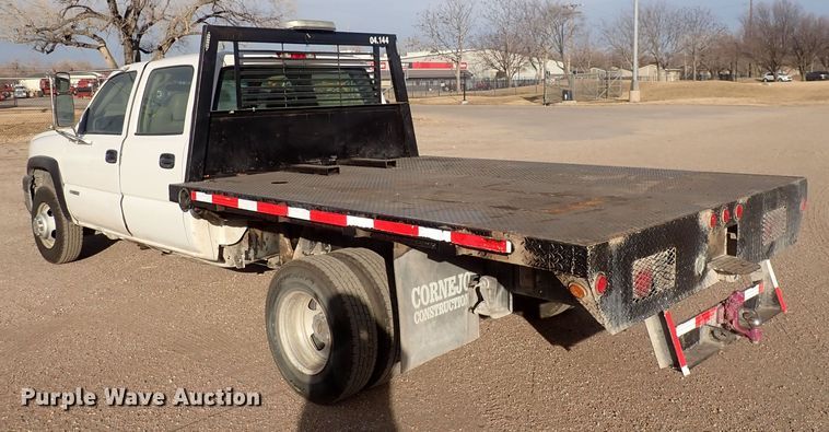 image for item DQ5081 2003 Chevrolet Silverado 3500  Crew Cab flatbed pickup truck