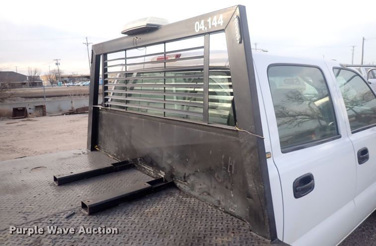 image for item DQ5081 2003 Chevrolet Silverado 3500  Crew Cab flatbed pickup truck