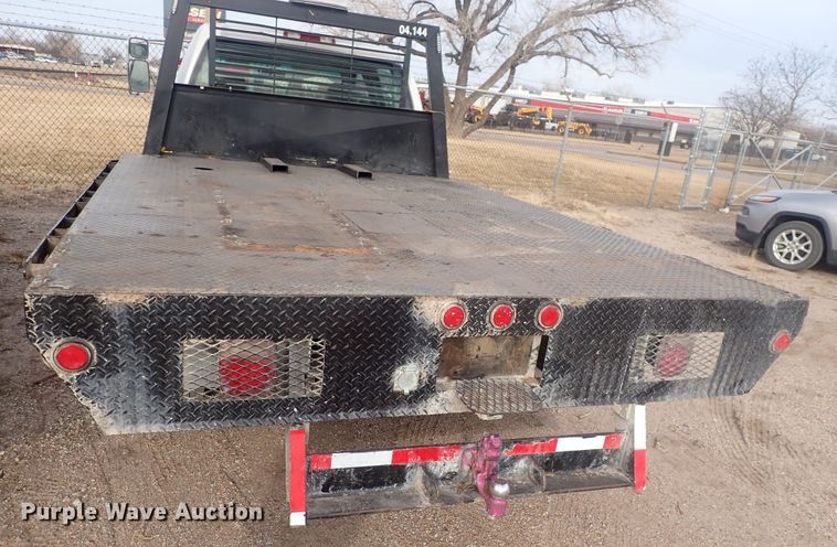 image for item DQ5081 2003 Chevrolet Silverado 3500  Crew Cab flatbed pickup truck