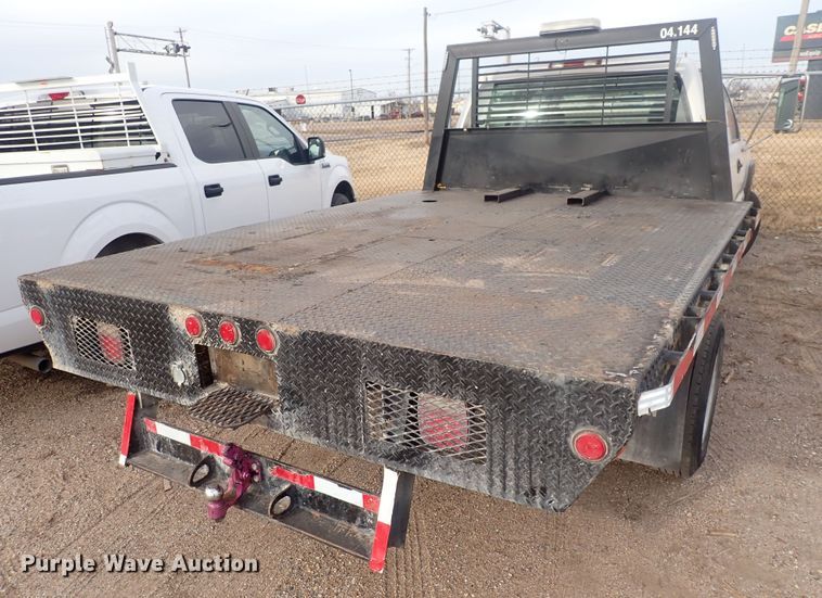 image for item DQ5081 2003 Chevrolet Silverado 3500  Crew Cab flatbed pickup truck