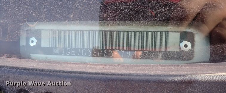 image for item DQ5081 2003 Chevrolet Silverado 3500  Crew Cab flatbed pickup truck