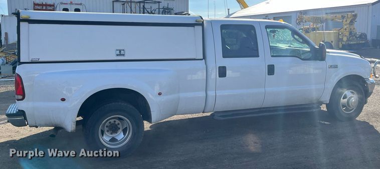 image for item DQ5108 2003 Ford F350 Super Duty  Crew Cab pickup truck