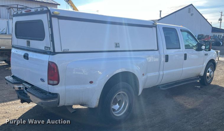image for item DQ5108 2003 Ford F350 Super Duty  Crew Cab pickup truck