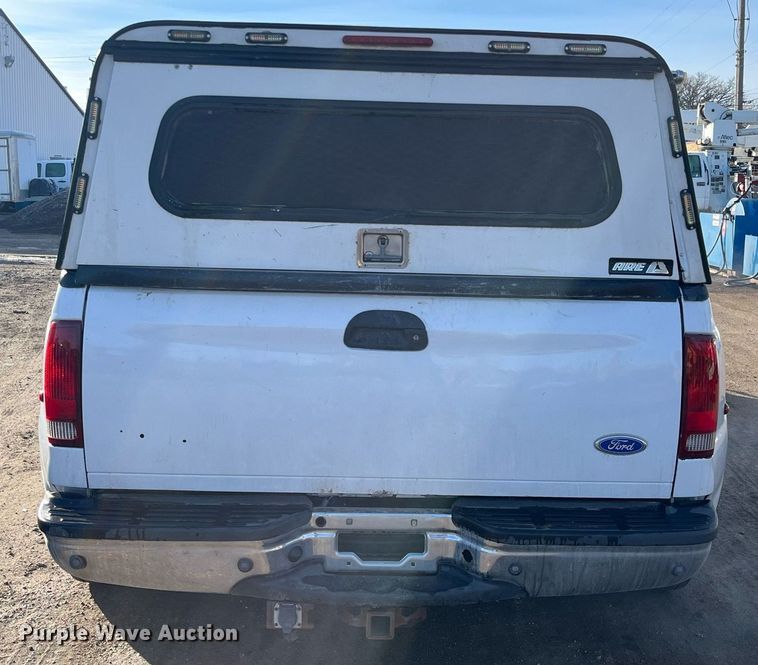 image for item DQ5108 2003 Ford F350 Super Duty  Crew Cab pickup truck