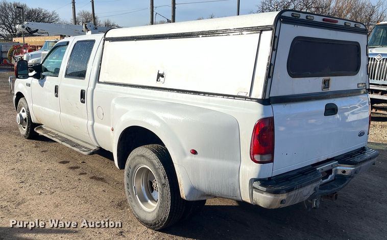 image for item DQ5108 2003 Ford F350 Super Duty  Crew Cab pickup truck