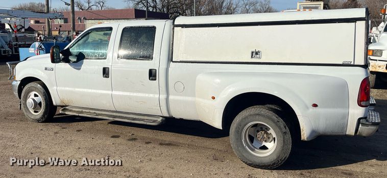 image for item DQ5108 2003 Ford F350 Super Duty  Crew Cab pickup truck