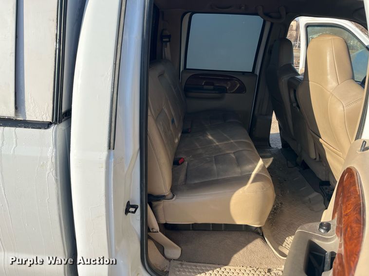 image for item DQ5108 2003 Ford F350 Super Duty  Crew Cab pickup truck