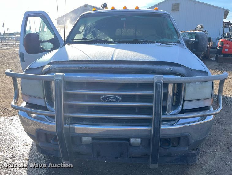 image for item DQ5108 2003 Ford F350 Super Duty  Crew Cab pickup truck