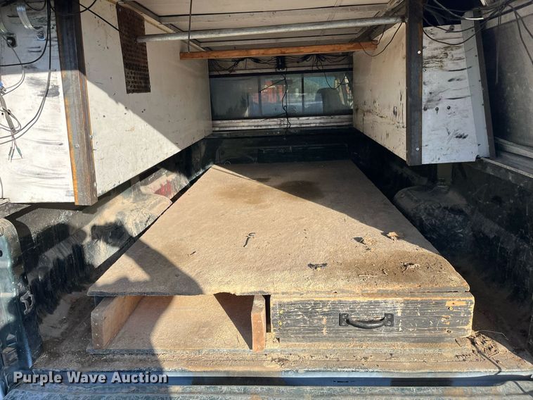 image for item DQ5108 2003 Ford F350 Super Duty  Crew Cab pickup truck