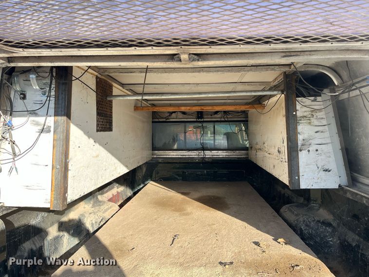 image for item DQ5108 2003 Ford F350 Super Duty  Crew Cab pickup truck