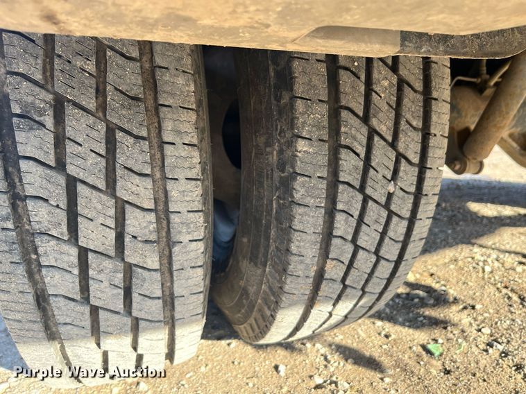 image for item DQ5108 2003 Ford F350 Super Duty  Crew Cab pickup truck