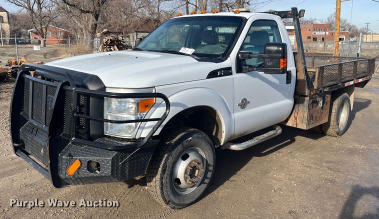 image for item DQ5109 2011 Ford F350 Super Duty  flatbed pickup truck