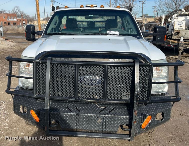 image for item DQ5109 2011 Ford F350 Super Duty  flatbed pickup truck