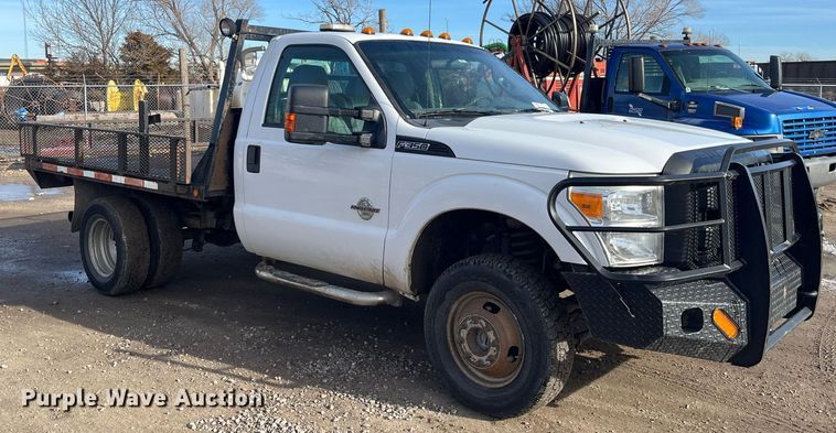 image for item DQ5109 2011 Ford F350 Super Duty  flatbed pickup truck