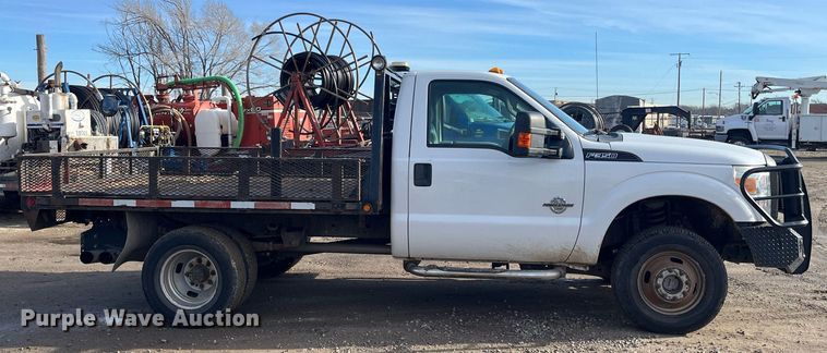 image for item DQ5109 2011 Ford F350 Super Duty  flatbed pickup truck