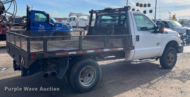 image for item DQ5109 2011 Ford F350 Super Duty  flatbed pickup truck