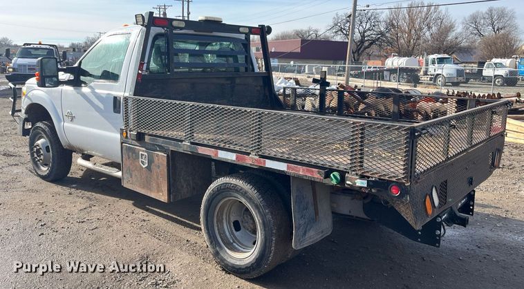 image for item DQ5109 2011 Ford F350 Super Duty  flatbed pickup truck