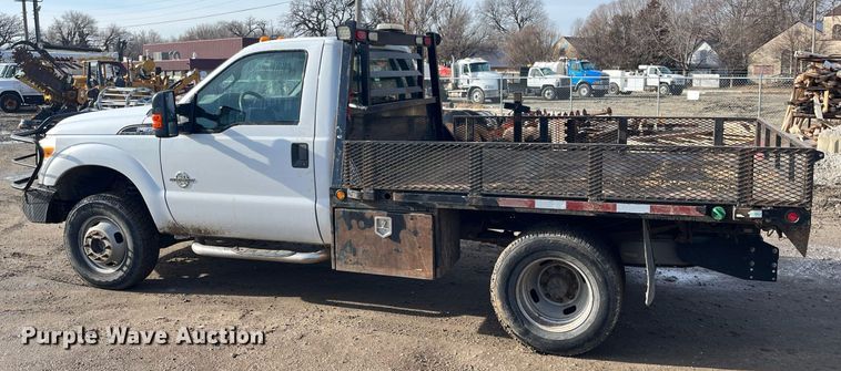 image for item DQ5109 2011 Ford F350 Super Duty  flatbed pickup truck