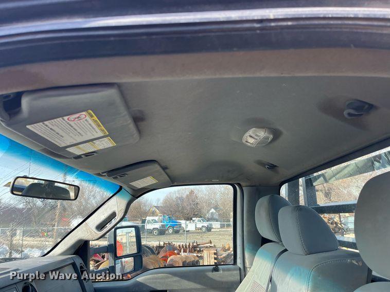 image for item DQ5109 2011 Ford F350 Super Duty  flatbed pickup truck