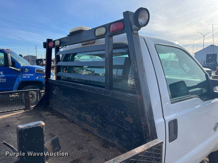 image for item DQ5109 2011 Ford F350 Super Duty  flatbed pickup truck