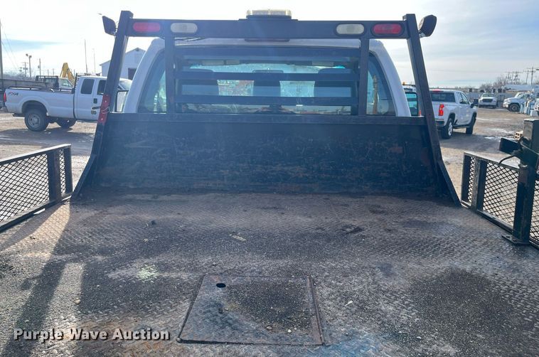 image for item DQ5109 2011 Ford F350 Super Duty  flatbed pickup truck