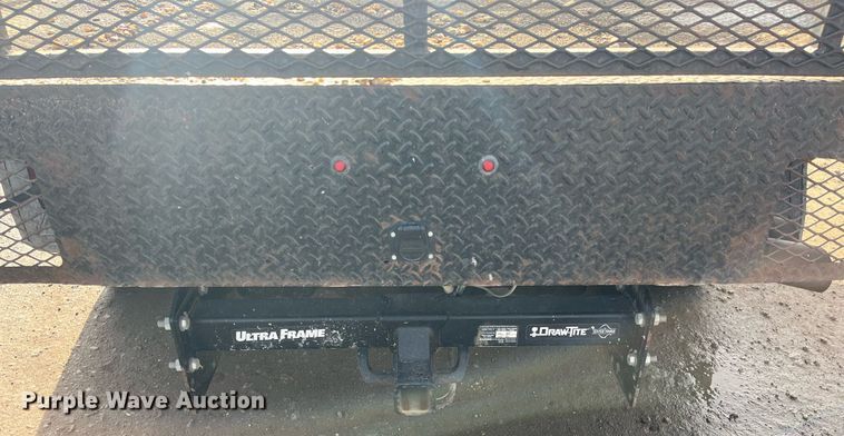 image for item DQ5109 2011 Ford F350 Super Duty  flatbed pickup truck